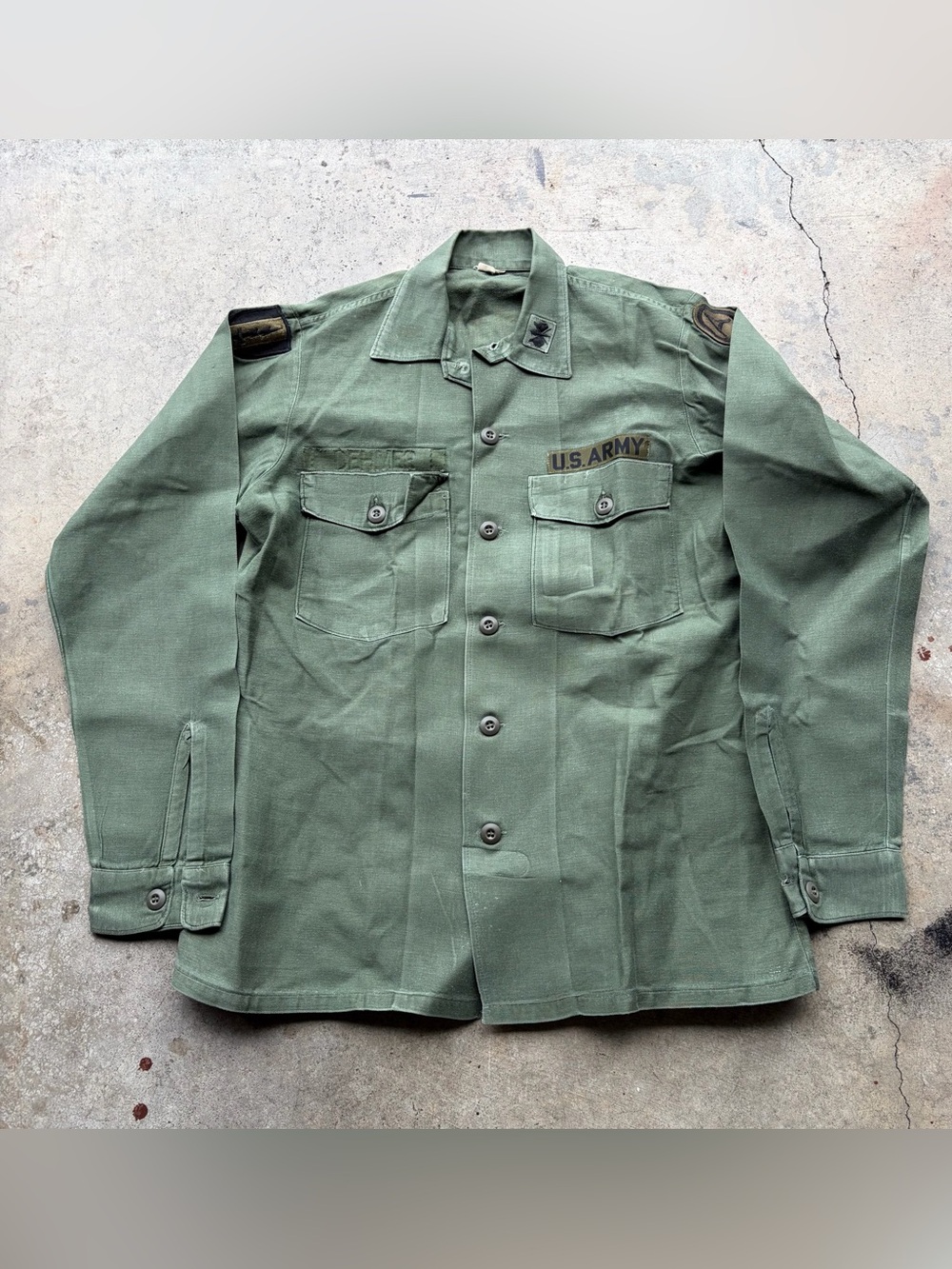 Vintage 1960s US Army OG-107 Utility Shirt Vietnam Cotton Sateen Patches